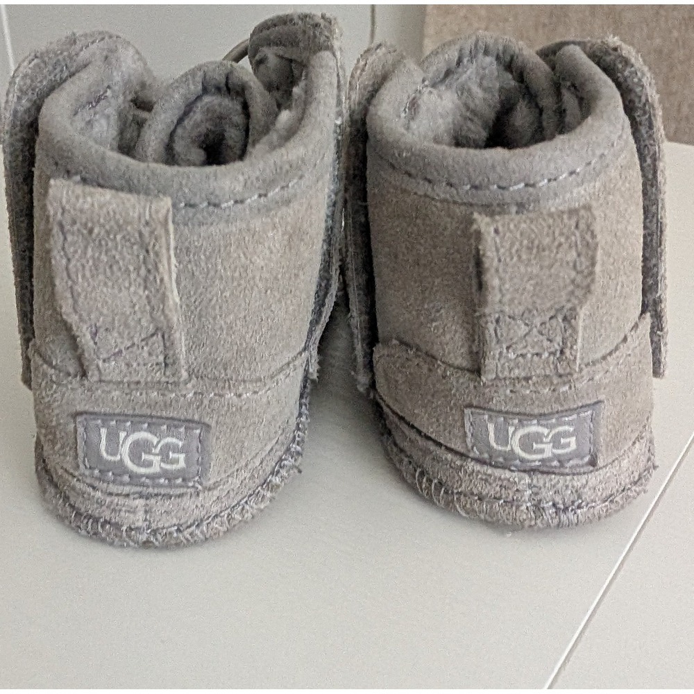 UGG Toddler Baby Boots Gray Suede Cozy Fur Lined Size 4 5 - Picture 4 of 6